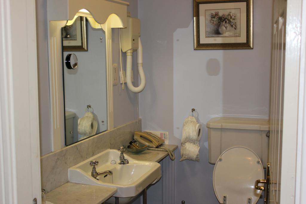 Kilcooly'S Country House Hotel Ballybunion Room photo